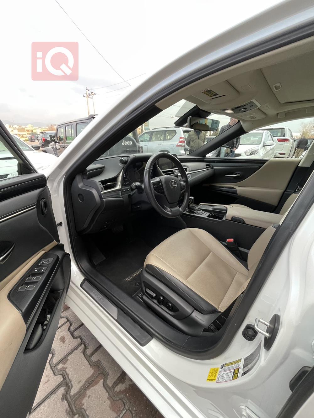 Lexus ES